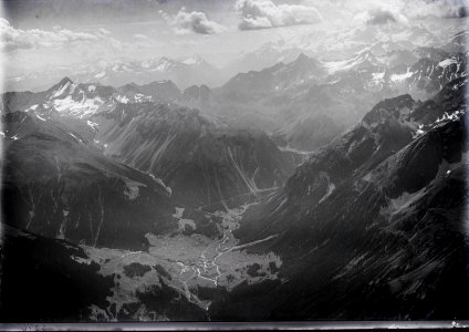 ETH-BIB-Bergün, Albula, Berninagruppe v. N. aus 3500 m-Inlandflüge-LBS MH01-003810