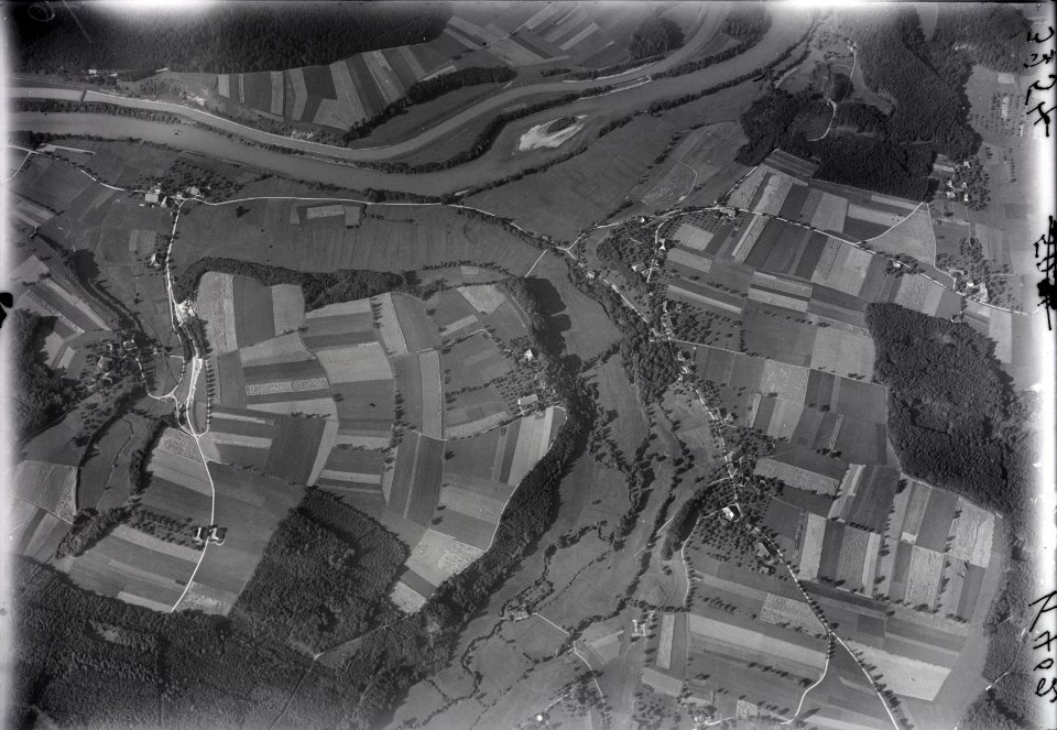 ETH-BIB-Berken, Graben, Aare v. S. aus 3000 m-Inlandflüge-LBS MH01-003254