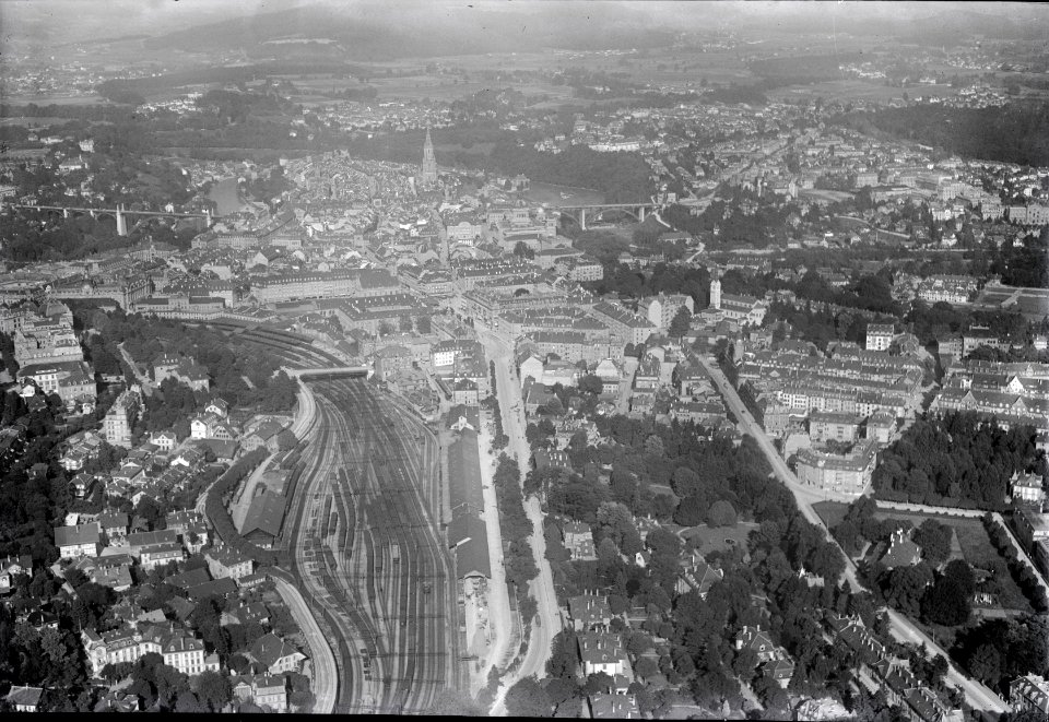 ETH-BIB-Bern aus 500 m-Inlandflüge-LBS MH01-004648