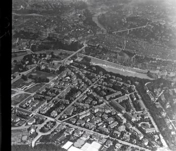ETH-BIB-Bern-Altstadt, Kirchenfeld v. S. O. aus 800 m-Inlandflüge-LBS MH01-000708