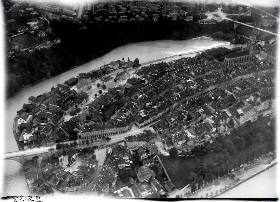 ETH-BIB-Bern-Altstadt, Matte, Nydeggasse v. N. aus 300 m-Inlandflüge-LBS MH01-002233