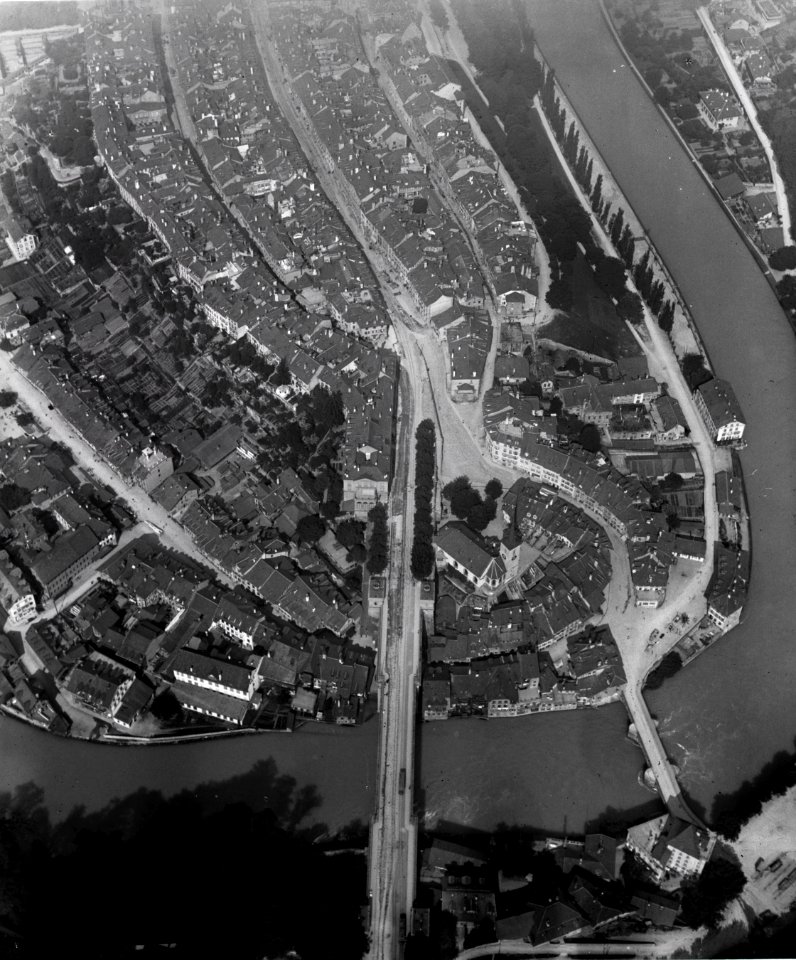 ETH-BIB-Bern-Mattequartier, Nydeggbrücke, Untertorbrücke aus 50 m-Inlandflüge-LBS MH01-000709