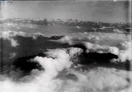 ETH-BIB-Berneralpen von Pallanza aus, Wolkenmeer aus 3500 m-Inlandflüge-LBS MH01-002044