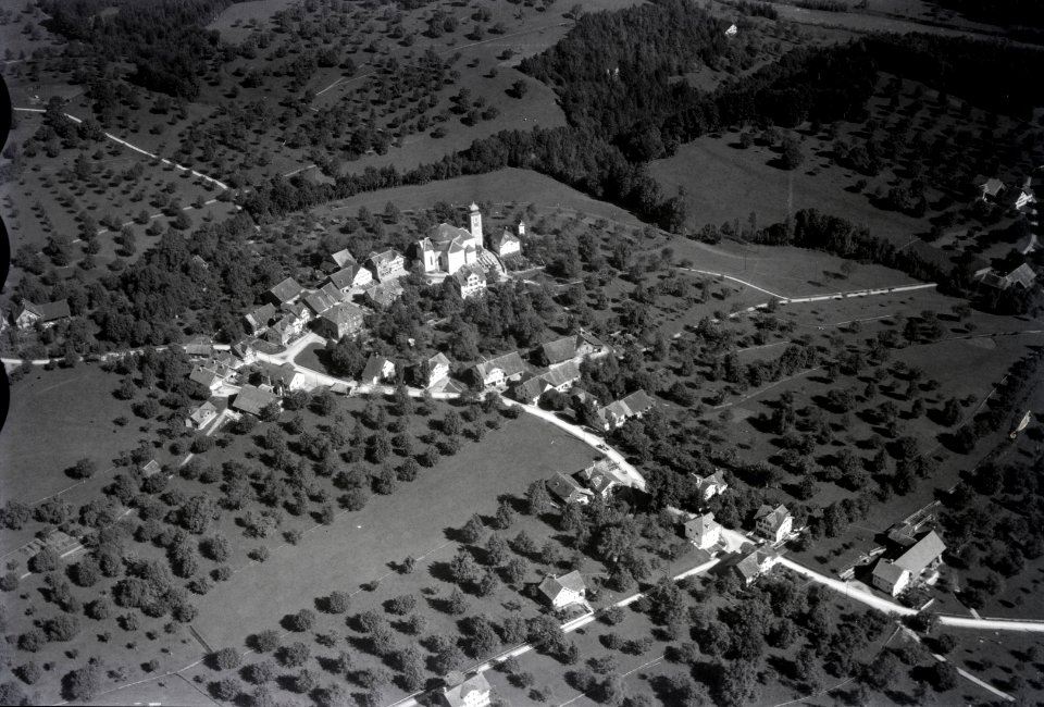 ETH-BIB-Bernhardzell v. S. aus 400 m-Inlandflüge-LBS MH01-005481
