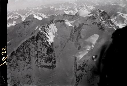 ETH-BIB-Berninagruppe mit Piz Bernina und Biancograt von NW-Inlandflüge-LBS MH01-007655