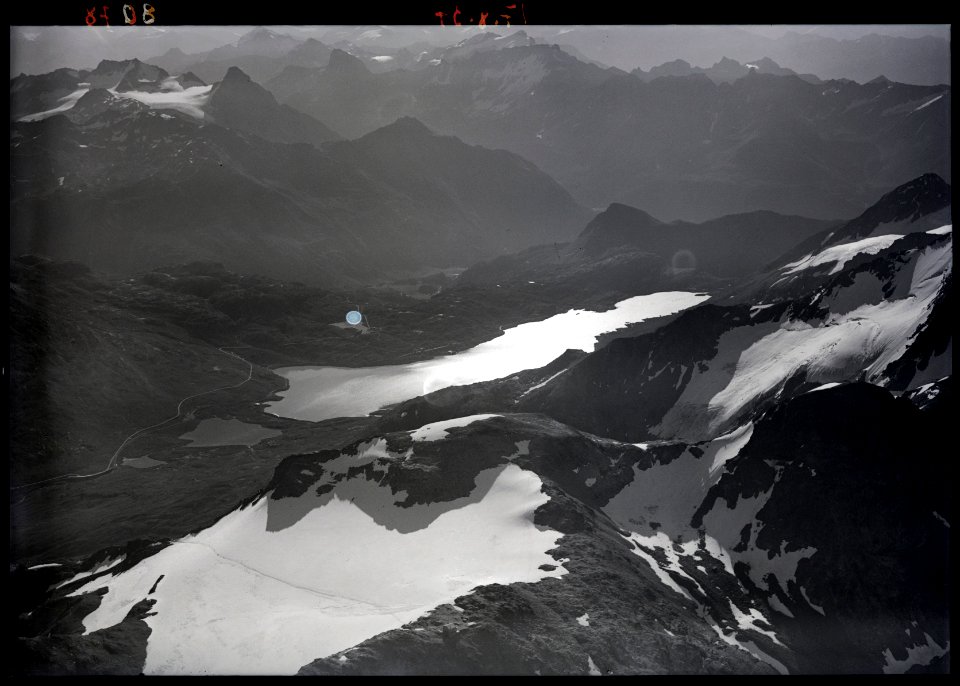 ETH-BIB-Berninapass, Stausee Lago Bianco, Cima di Saoseo v. N. W. aus 3400 m-Inlandflüge-LBS MH01-008078