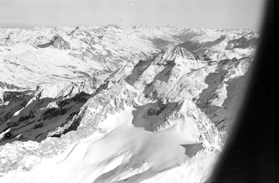 ETH-BIB-Bernina - Piz Roseg v. S.-Inlandflüge-Piz Bacun und Piz Casnil-LBS MH05-73-08