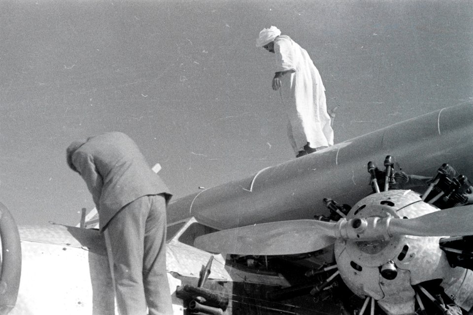 ETH-BIB-Betankung der Fokker F. VII b-3m, CH-192-Abessinienflug 1934-LBS MH02-22-0913