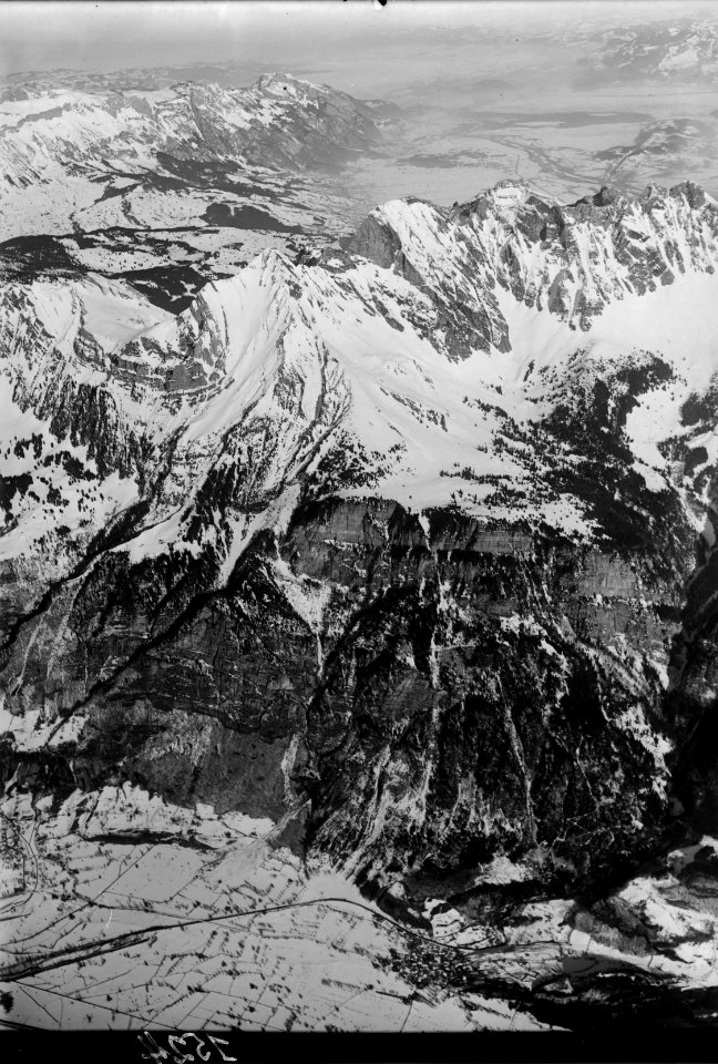 ETH-BIB-Berschis, Sichelchamm, Fulfirst, Rheintal v. S. W. aus 3600 m-Inlandflüge-LBS MH01-001524