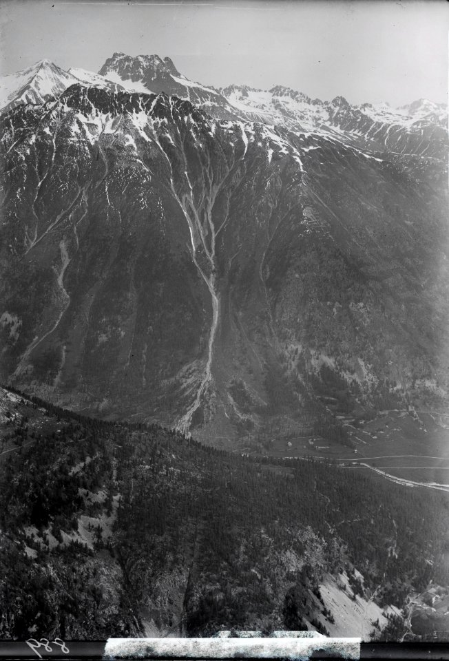 ETH-BIB-Bever, Crasta Mora, Piz Kesch aus 4000 m-Inlandflüge-LBS MH01-000889