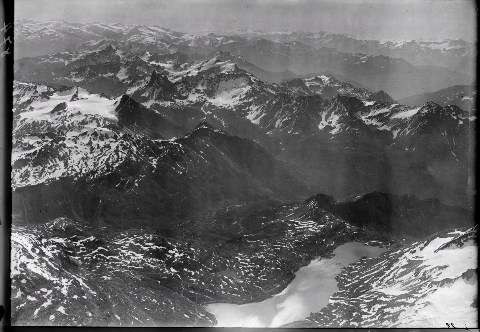 ETH-BIB-Berninapass, Lago Bianco, Piz Paradisino v. W. aus 5000 m-Inlandflüge-LBS MH01-000874