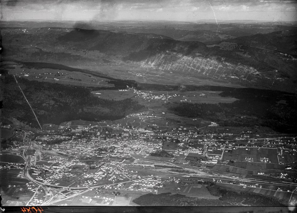 ETH-BIB-Biel, Evilard, Orvin, Magglingen, Leubringen, Ilfingen, Ilfingerberg v. S. aus 1200 m-Inlandflüge-LBS MH01-004084