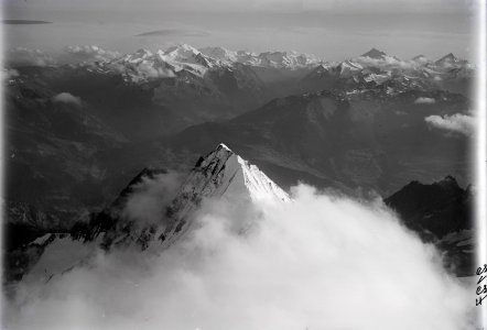 ETH-BIB-Bietschhorn mit Walliseralpen v. N. aus 4800 m-Inlandflüge-LBS MH01-002127