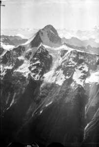 ETH-BIB-Bietschhorn, Nesthorn v. N. W. aus 4200 m-Inlandflüge-LBS MH01-006210