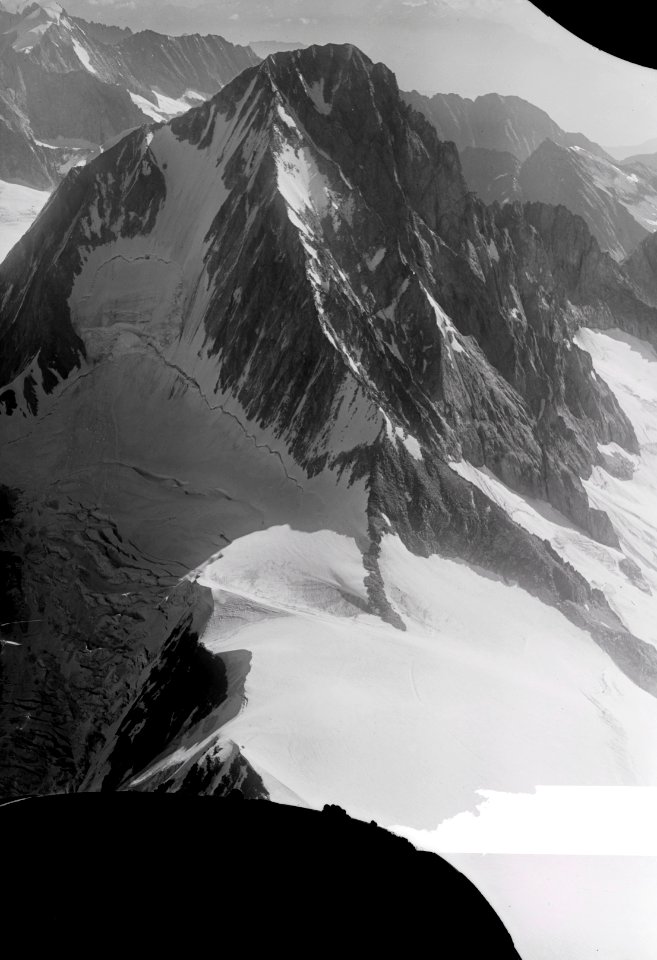 ETH-BIB-Bietschhorn v. W. aus 4000 m-Inlandflüge-LBS MH01-005152