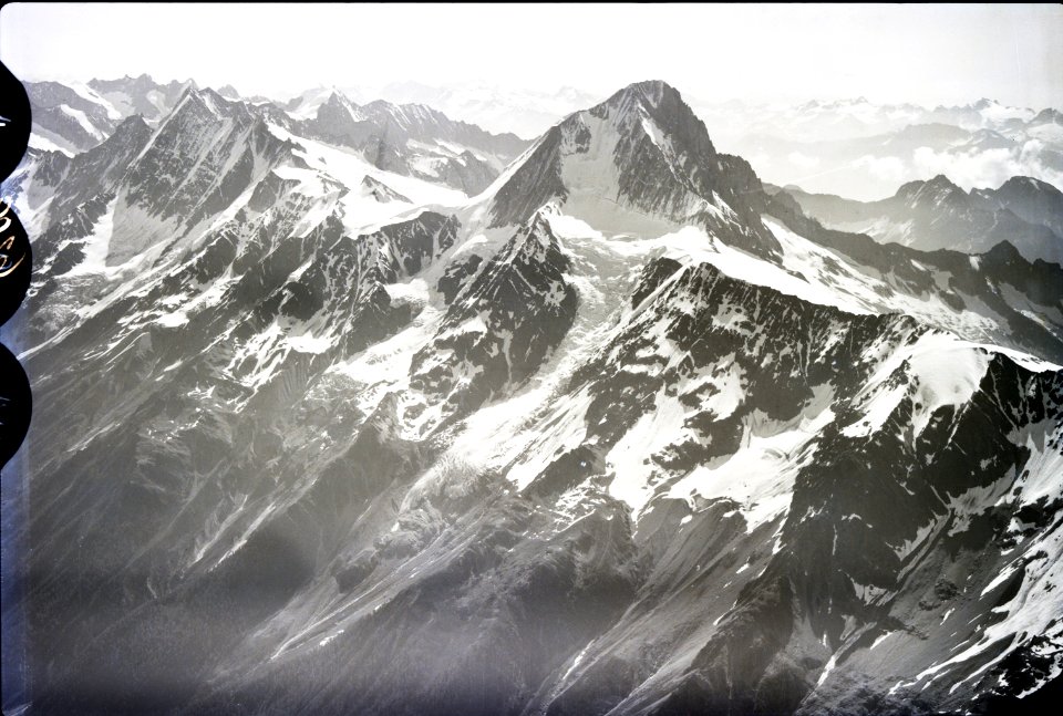 ETH-BIB-Bietschhorn, Nesthorn v. W. aus 4200 m-Inlandflüge-LBS MH01-006209