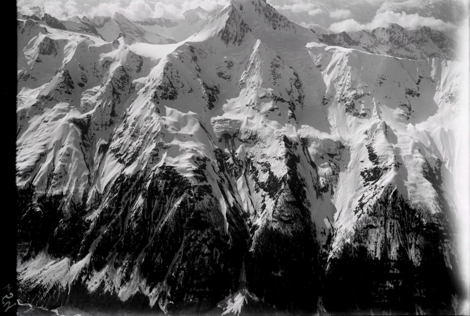 ETH-BIB-Bietschhorn ohne Gipfel-Inlandflüge-LBS MH01-000459