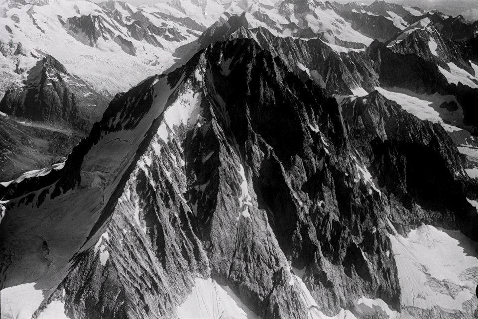 ETH-BIB-Bietschhorn v. S. W. aus 3800 m-Inlandflüge-LBS MH01-005151