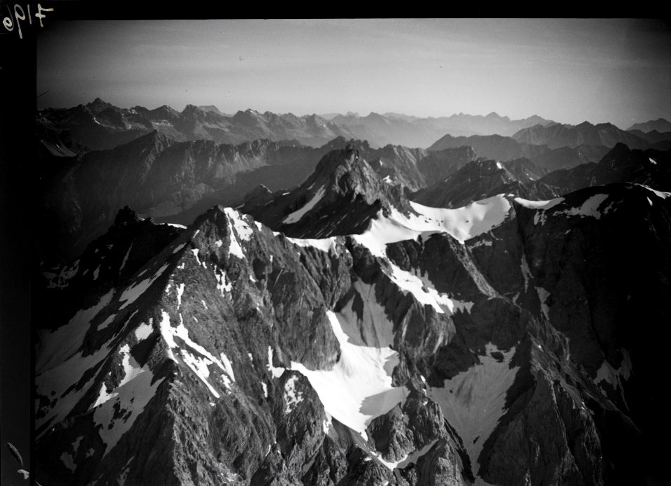 ETH-BIB-Bischofsmütze im Gosaukamm, Dachstein-Inlandflüge-LBS MH01-007196