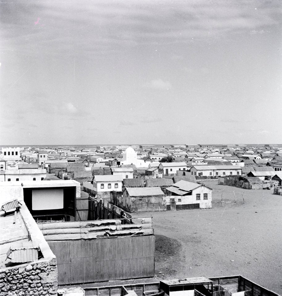 ETH-BIB-Blick auf Stadtteil-Abessinienflug 1934-LBS MH02-22-0816