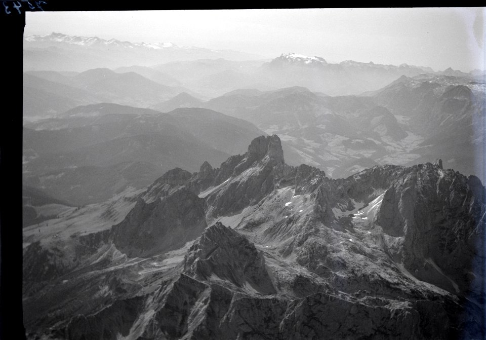 ETH-BIB-Bischofsmütze im Gosaukamm, Dachstein-Inlandflüge-LBS MH01-007543