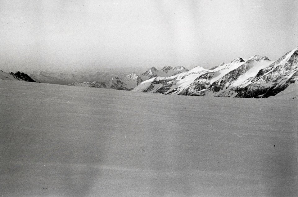 ETH-BIB-Blick auf die Östereichischen Zentralalpen-Weitere-LBS MH02-18-0031