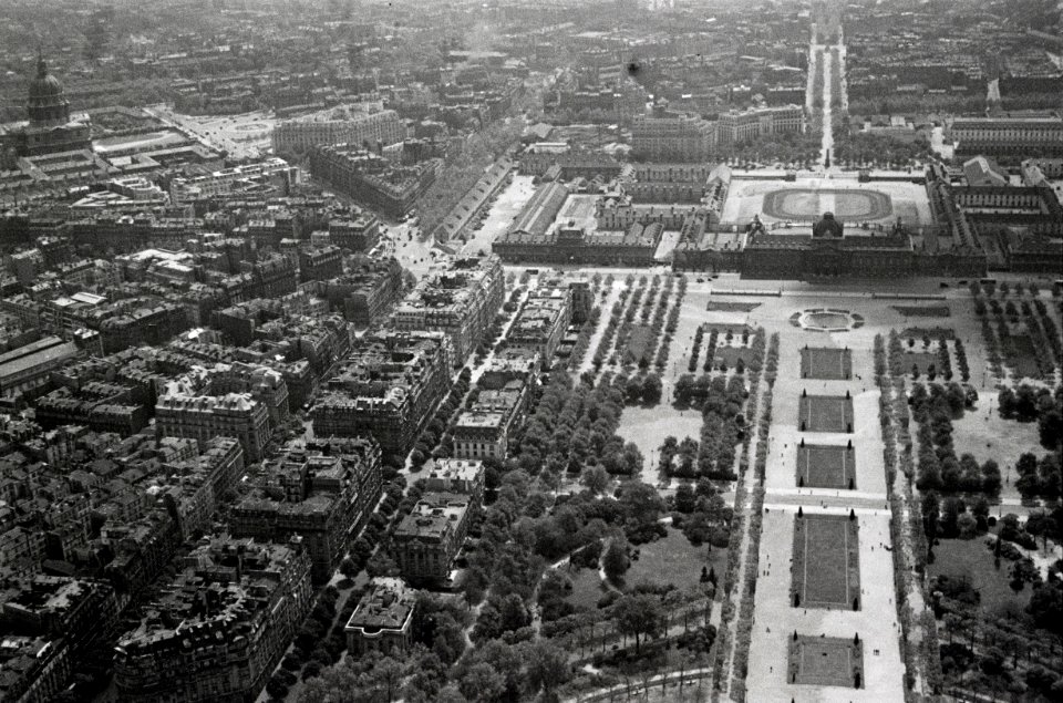 ETH-BIB-Blick von Eiffelturm auf Paris-Weitere-LBS MH02-49-0019