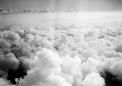 ETH-BIB-Blick über die Wolken-Tschadseeflug 1930-31-LBS MH02-08-0105