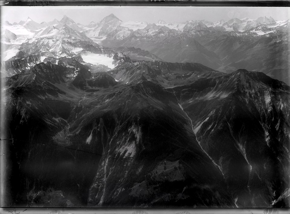 ETH-BIB-Bortelhorn, Hillenhorn, Simplon, Matterhorn, Mont Blanc de Seillon v. N. aus 4000 m-Inlandflüge-LBS MH01-004424