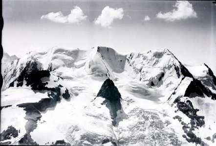 ETH-BIB-Blüemlisalp, Morgenhorn, Wyssi, Frau, Blüemlisalphorn v. N. W. aus 3200 m-Inlandflüge-LBS MH01-005738