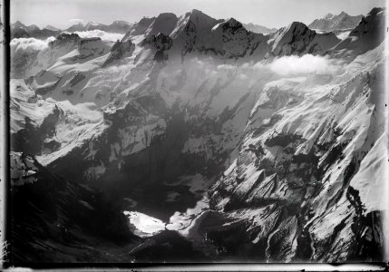 ETH-BIB-Blümlisalp, Oeschinensee v. W. aus 4000 m-Inlandflüge-LBS MH01-000448