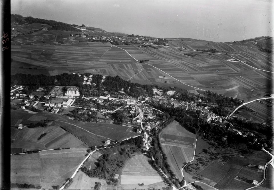 ETH-BIB-Boudry, Cortaillod v. N. aus 600 m-Inlandflüge-LBS MH01-000834