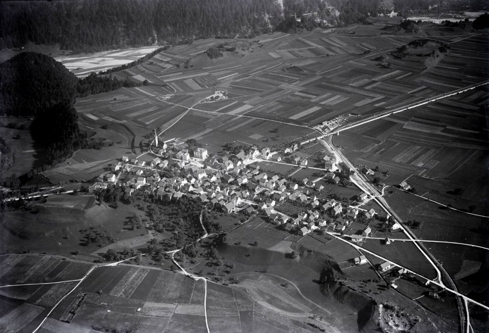 ETH-BIB-Bonaduz v. W. aus 300 m-Inlandflüge-LBS MH01-003921