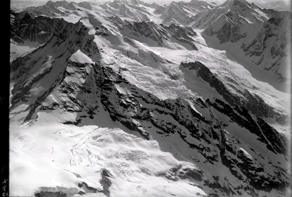 ETH-BIB-Breithorn, Ebenfluh, Lötschenlücke v. W. aus 4500 m-Inlandflüge-LBS MH01-000462