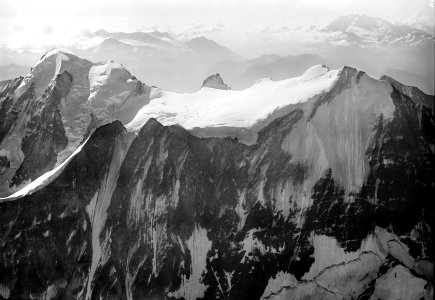 ETH-BIB-Breithorn, Nesthorn v. N. aus 4000 m-Inlandflüge-LBS MH01-005196