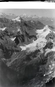 ETH-BIB-Breithorn, Tschingelhorn, Bietschhorn v. N. aus 5000 m-Inlandflüge-LBS MH01-001238