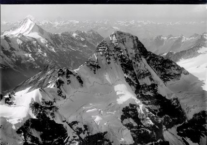 ETH-BIB-Breithorn, Bietschhorn, Walliseralpen v. N. aus 3800 m-Inlandflüge-LBS MH01-005154