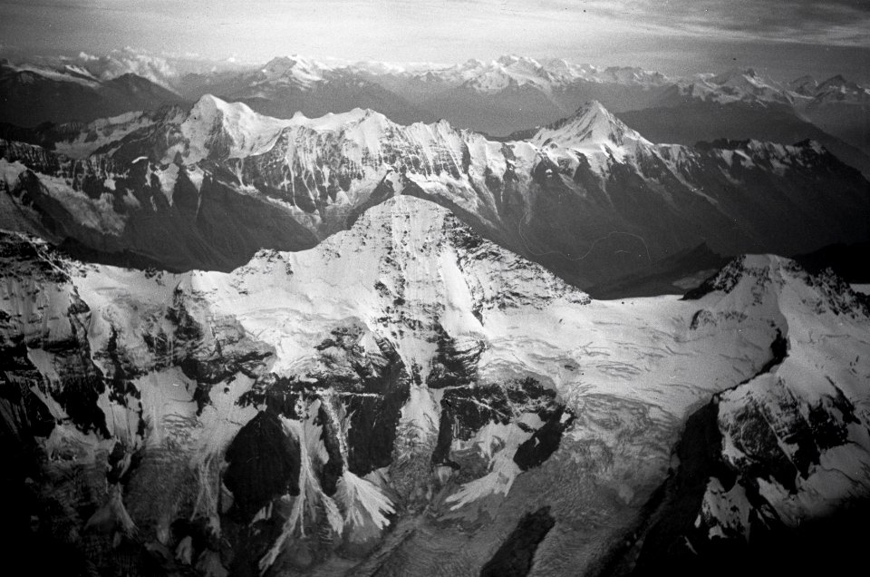 ETH-BIB-Breithorn, Tschingelhorn, Bietschhorn-Inlandflüge-LBS MH05-06A-26