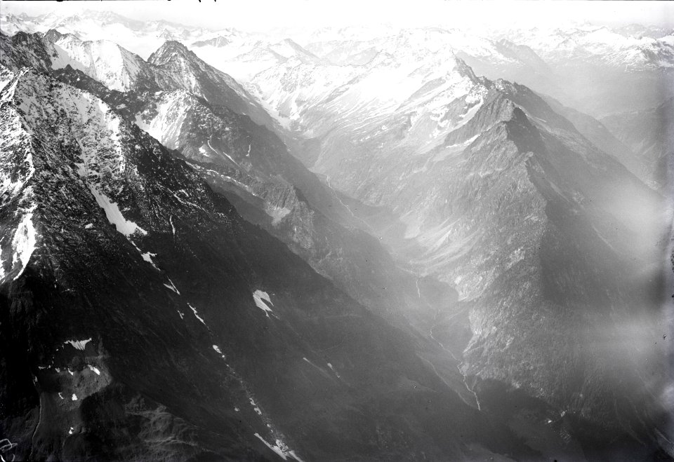 ETH-BIB-Bristen, Fellital v. N. aus 3300 m-Inlandflüge-LBS MH01-004719
