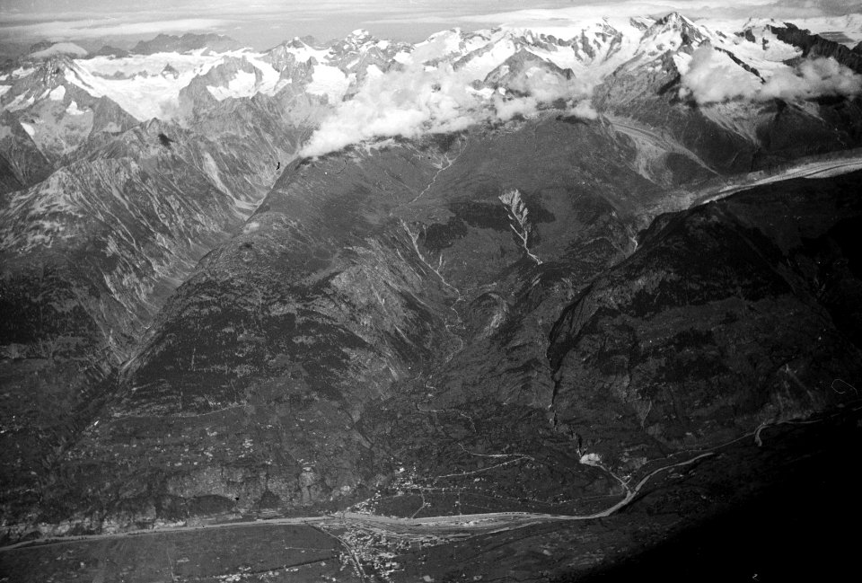 ETH-BIB-Brig, Bietschhorn, Aletschhorn-Inlandflüge-LBS MH05-17-47