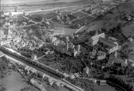 ETH-BIB-Brig, Stockalper-Palast v. S. aus 100 m-Inlandflüge-LBS MH01-004863