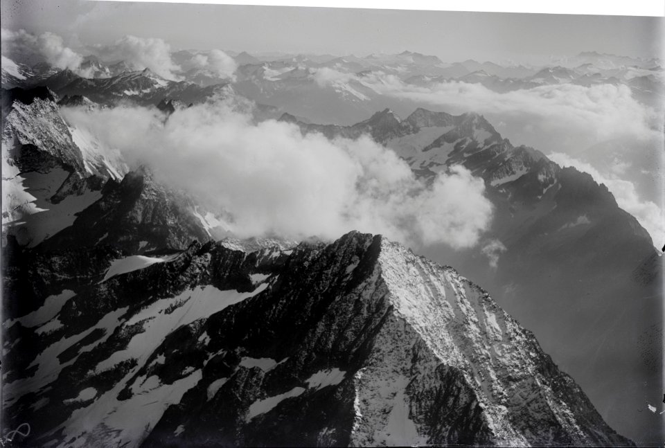 ETH-BIB-Bristen, Rienzenstock, Gotthard, Monte Rosa v. N. O. aus 3300 m-Inlandflüge-LBS MH01-003948