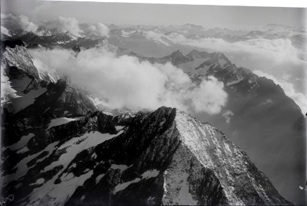 ETH-BIB-Bristen, Rienzenstock, Gotthard, Monte Rosa v. N. O. aus 3300 m-Inlandflüge-LBS MH01-003948