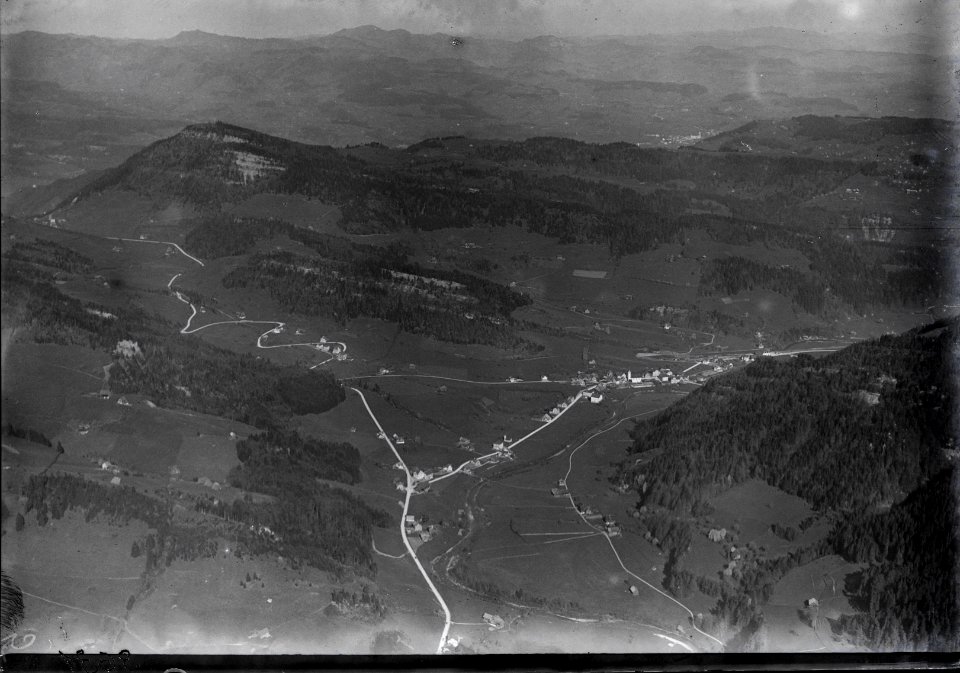 ETH-BIB-Brunnadern, Wasserfluh v. O. aus 1800 m-Inlandflüge-LBS MH01-003631