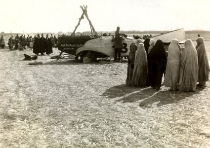 ETH-BIB-Bruchreparatur A-20 am Boden in Damsobad-Persienflug 1924-1925-LBS MH02-02-0070-AL-FL