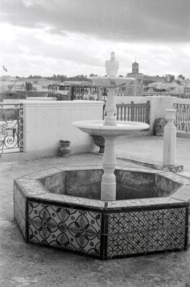 ETH-BIB-Brunnen in Tunis-Nordafrikaflug 1932-LBS MH02-13-0045