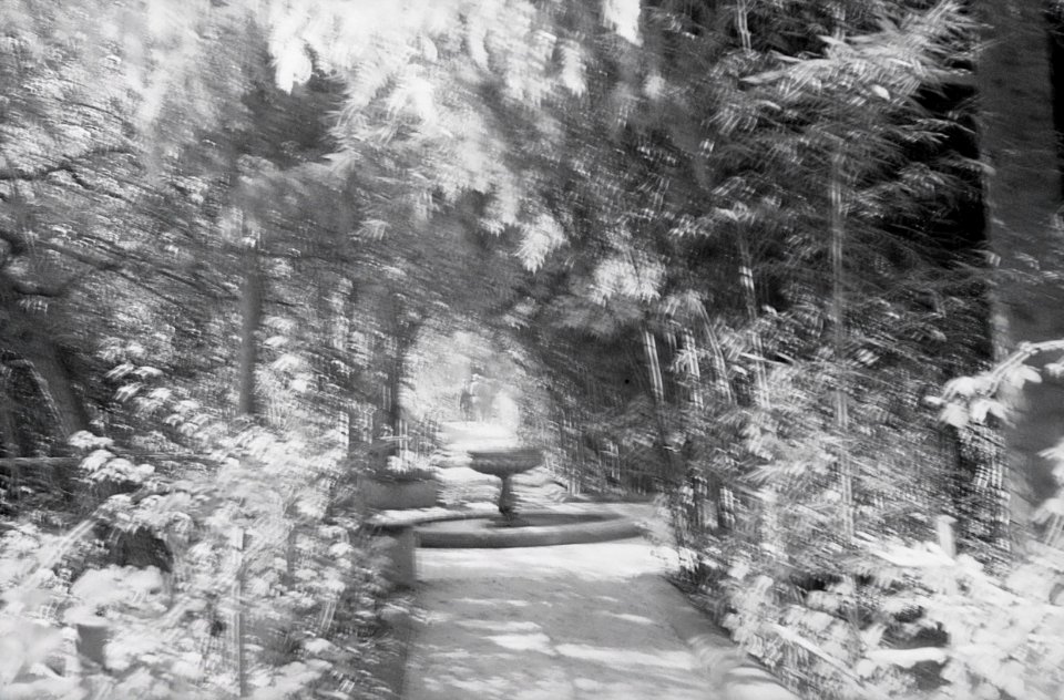 ETH-BIB-Brunnen in einem Garten in Fès -unscharf--Nordafrikaflug 1932-LBS MH02-13-0339