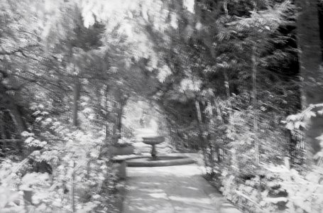 ETH-BIB-Brunnen in einem Garten in Fès -unscharf--Nordafrikaflug 1932-LBS MH02-13-0339