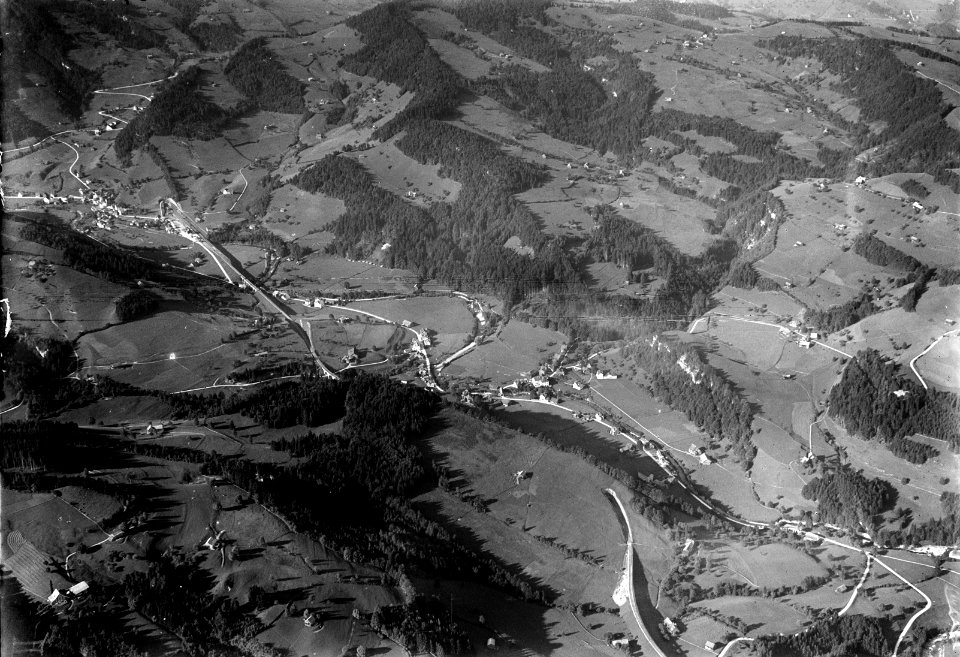 ETH-BIB-Brunnadern, Wasserfluh v. N. O. aus 1800 m-Inlandflüge-LBS MH01-003720