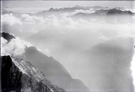 ETH-BIB-Bristen, Reusstal, Winterstock, Berneralpen im Nebel v. N. O. aus 3300 m-Inlandflüge-LBS MH01-003951